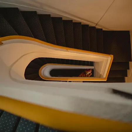 Les 4 Elements 팔라바 레 플로